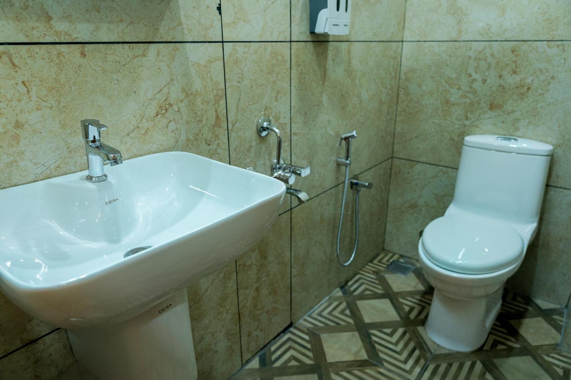Hotel Fly View Airport Residency Nedumbassery Esterno foto