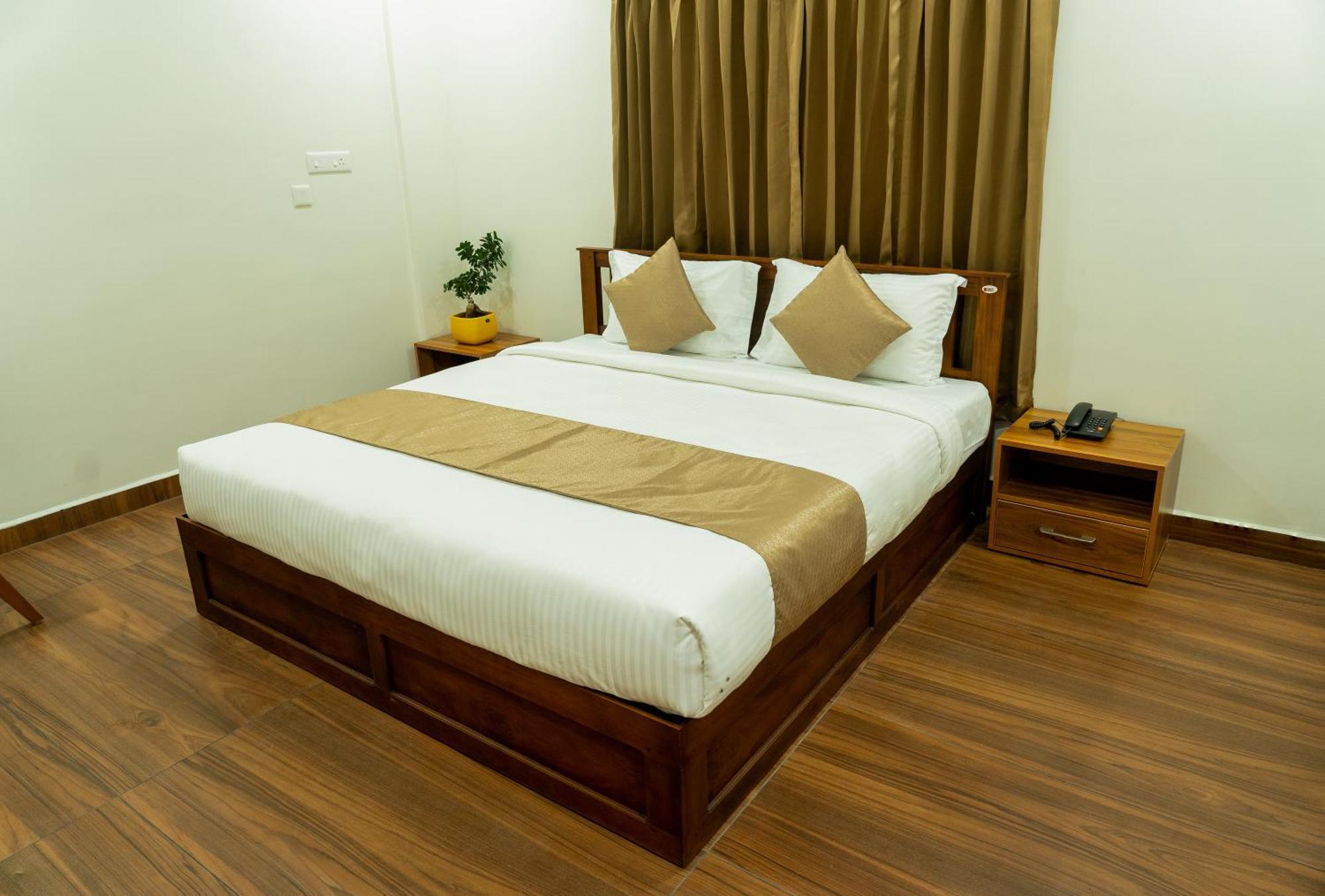 Hotel Fly View Airport Residency Nedumbassery Esterno foto