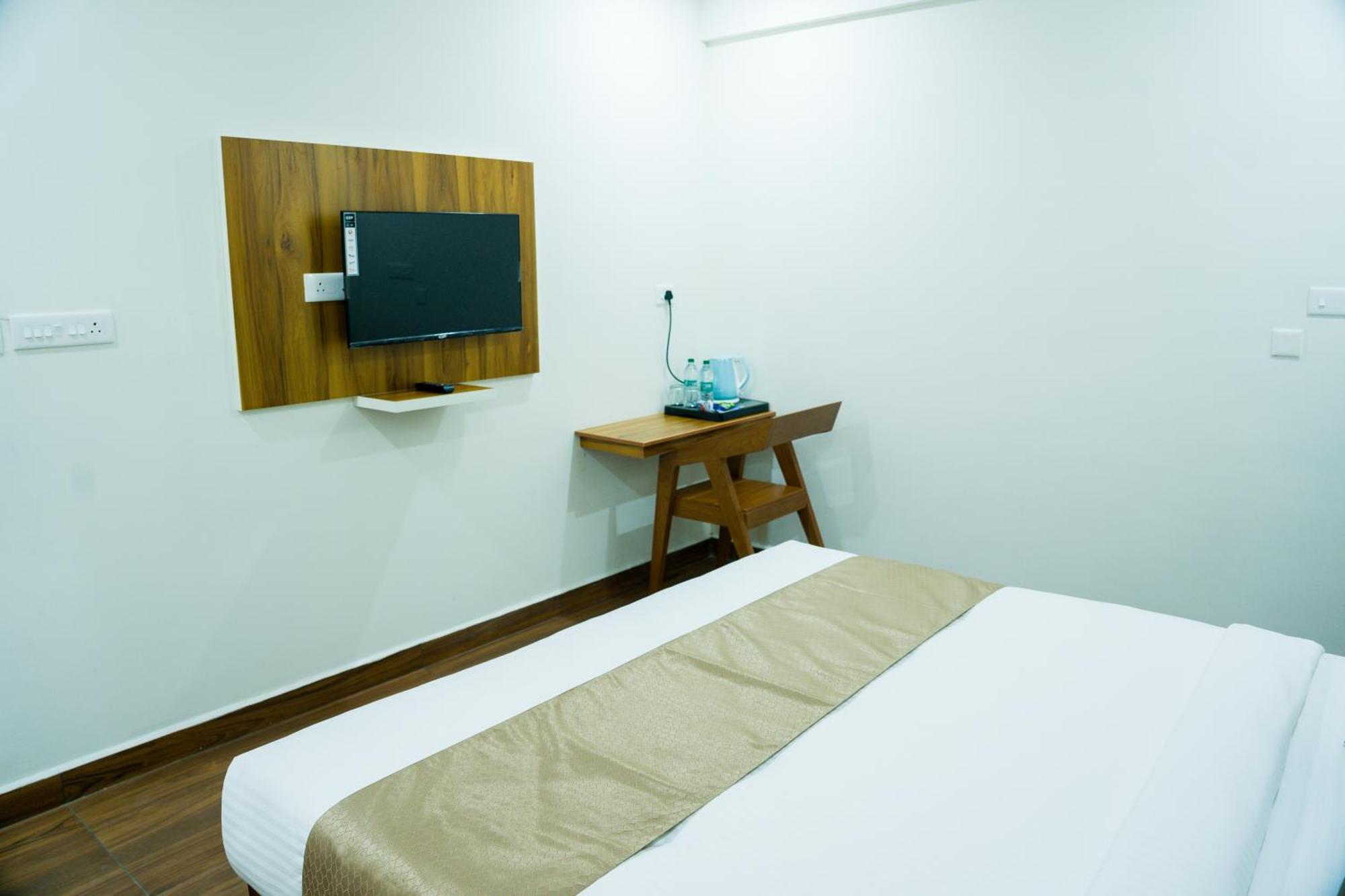 Hotel Fly View Airport Residency Nedumbassery Esterno foto