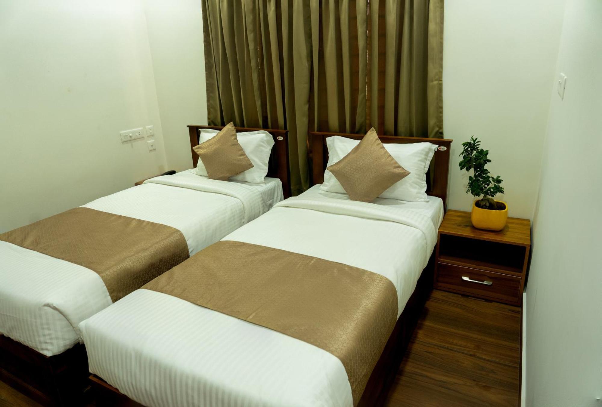 Hotel Fly View Airport Residency Nedumbassery Esterno foto