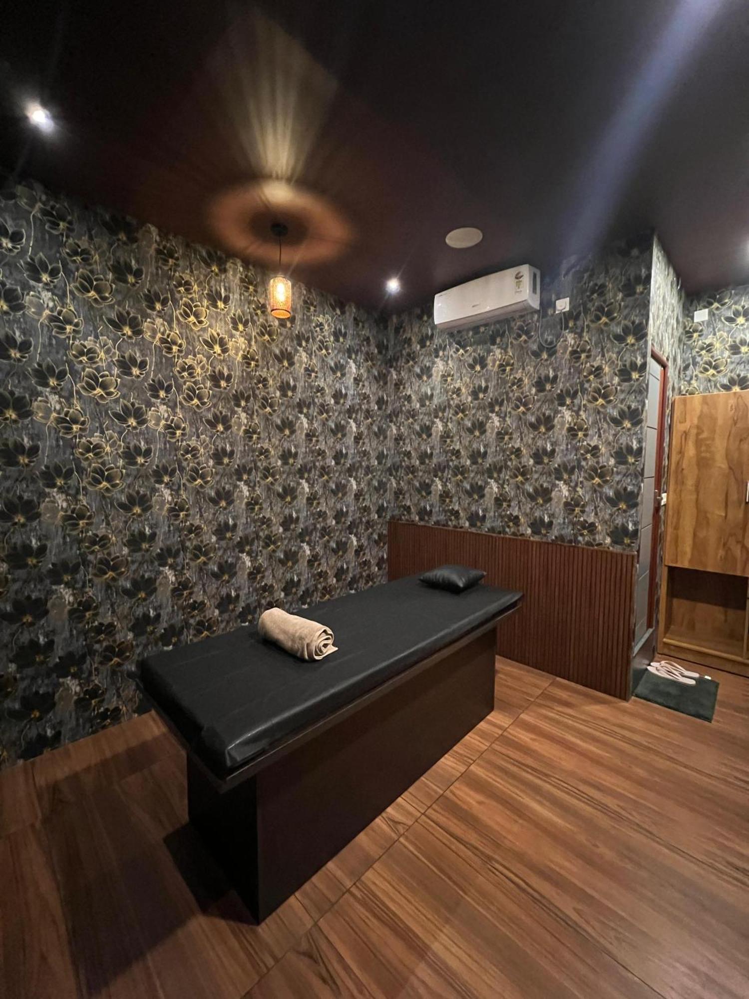 Hotel Fly View Airport Residency Nedumbassery Esterno foto